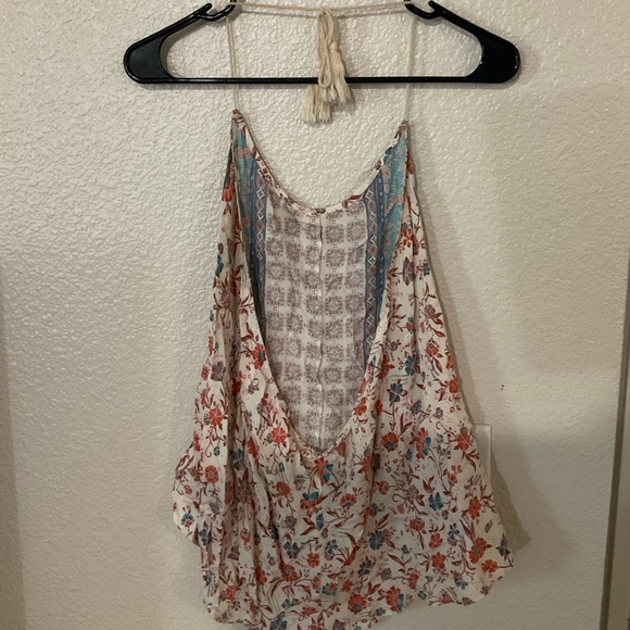 Flower design halter top - Picture 2 of 2